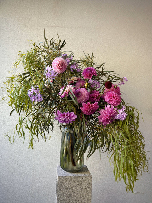 Seasonal arrangement : Splash of colour (XL) in vase
